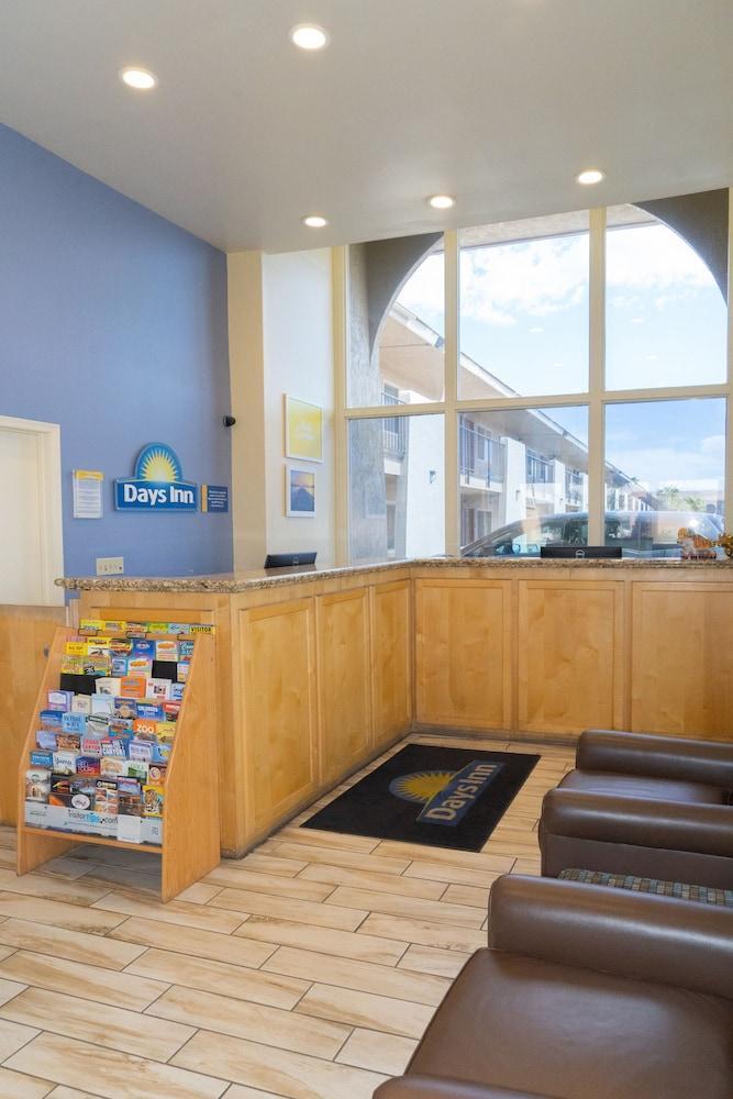 Days Inn By Wyndham Lake Havasu Lake Havasu City Bagian luar foto