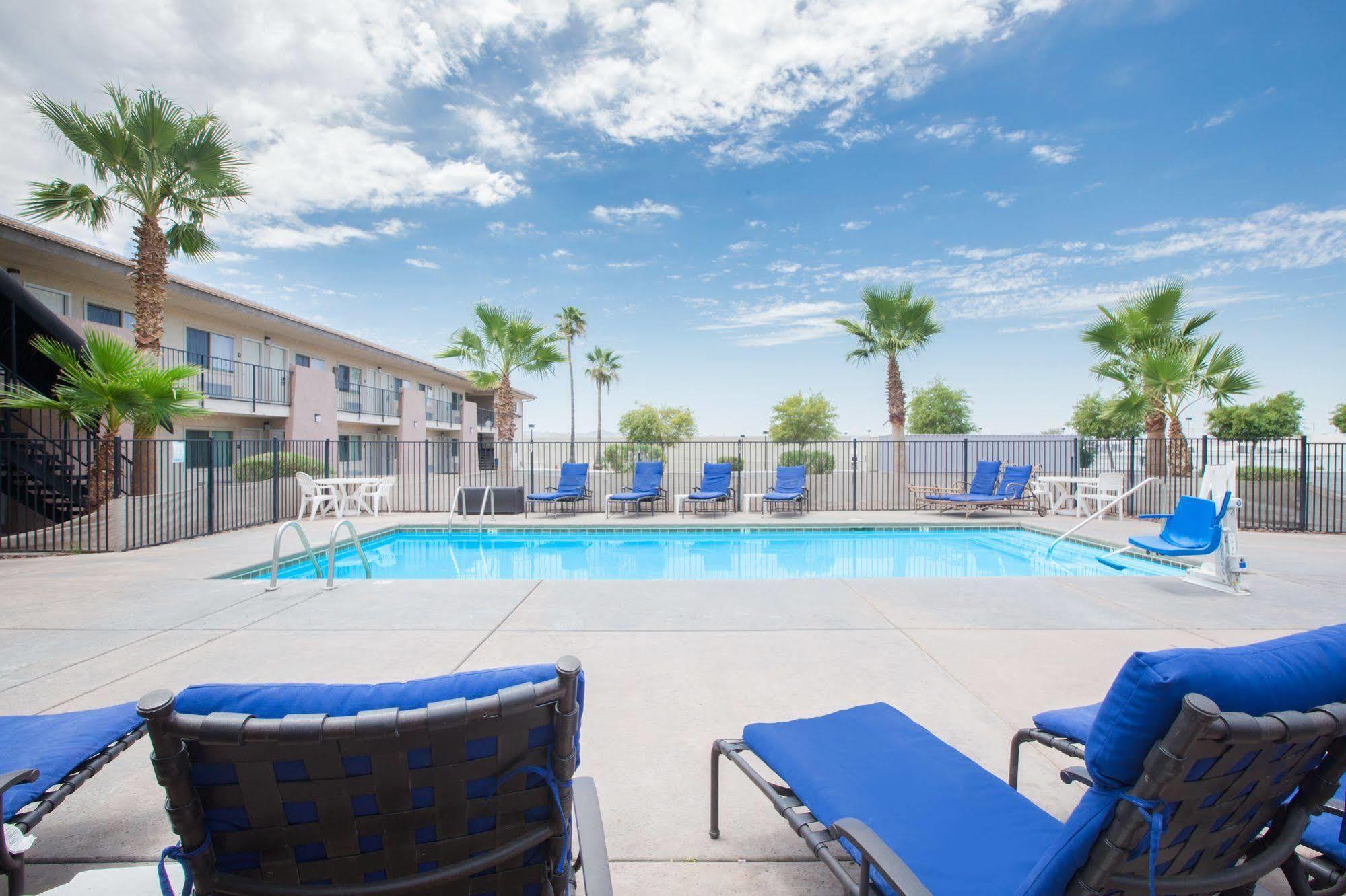Days Inn By Wyndham Lake Havasu Lake Havasu City Bagian luar foto