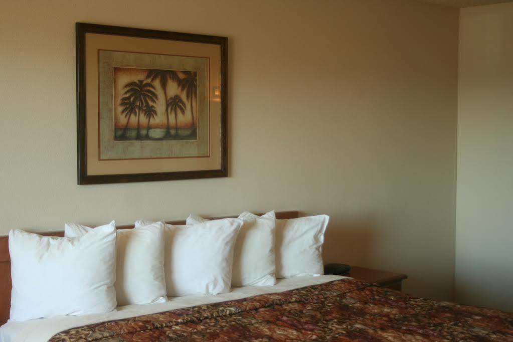 Days Inn By Wyndham Lake Havasu Lake Havasu City Bagian luar foto